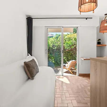 Les Balcons Fleuris Apartman